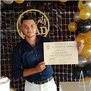 Profesor de ciencias con muy buena capacidad para enseñar